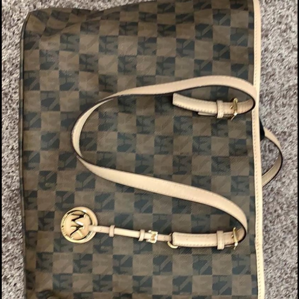 Michael kors tote